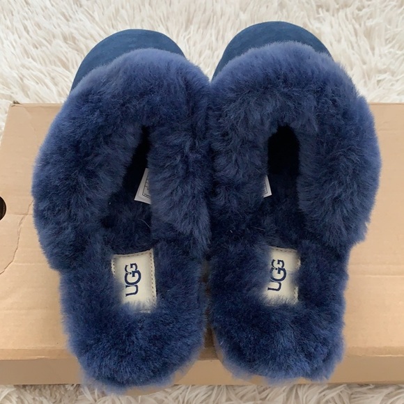 Brand new Authentic Ugg cozy genuine shearling slipper in navy - Picture 3 of 13